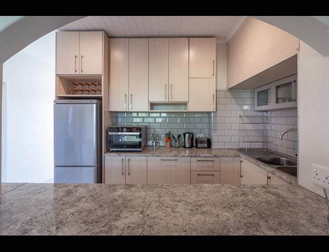 1 bed property to rent in CAPE TOWN CITY CENTRE